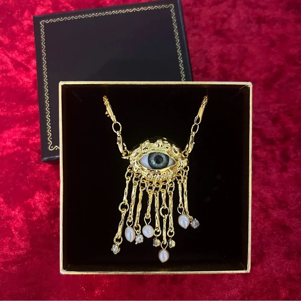 Lovers Eye Victorian Inspired Necklace - Picture 2 of 4